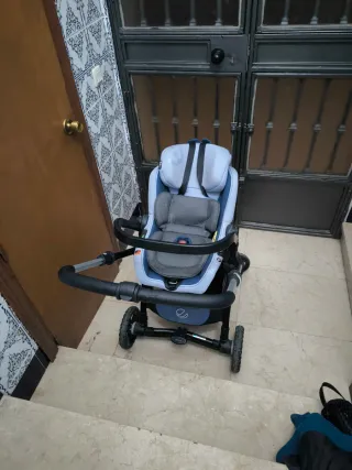 Cochecito bebé azul