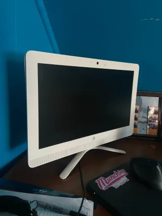 HP TPC-Q029 Todo en Uno Blanco