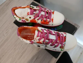 Zapatillas Desigual Talla 37 Flores Rosas