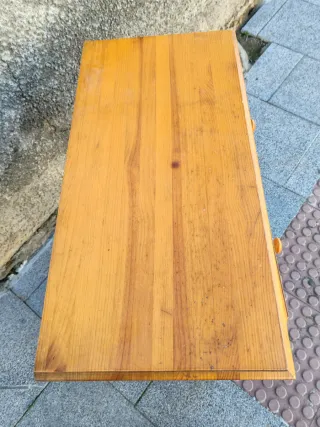 Escritorio - cómoda de madera con cajón