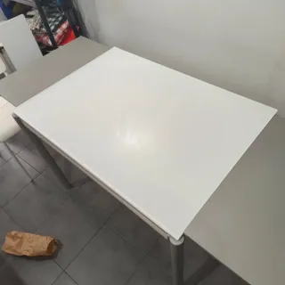 Mesa de cocina  cristal y metal , se habré,