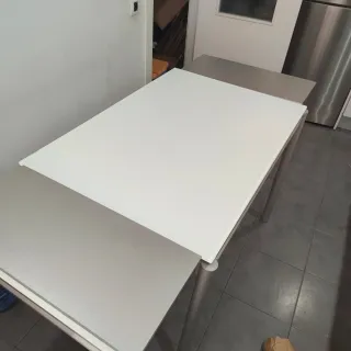 Mesa de cocina  cristal y metal , se habré,