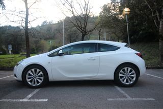 Opel Astra GTC 165CV Como Nuevo!