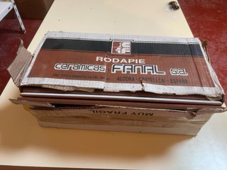 Rodapié cerámico Fanál mármol gris