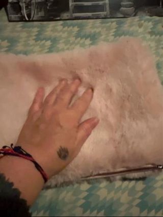 Bolso de peluche rosa y mochila verde suave