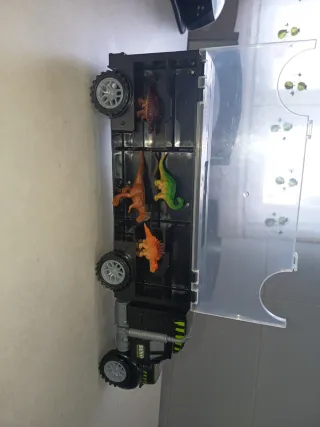 Camión de juguete Dino