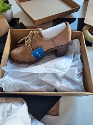 Zapatos de ante con cordones