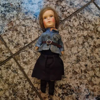 Muñeca alemana antigua – Sección Femenina Falange