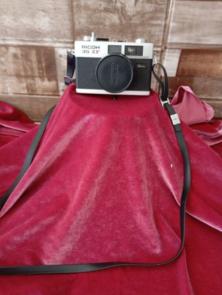 Cámara vintage Ricoh 35 ZF Compacta 1976