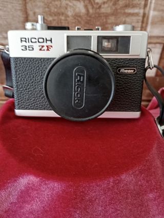 Cámara vintage Ricoh 35 ZF Compacta 1976