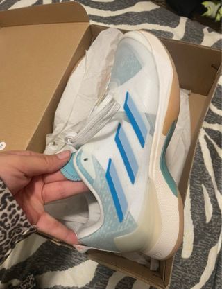 Zapatilla Adidas Avacourt Parley Mujer Padel