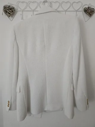 Americana Zara Blanca Botones Dorados