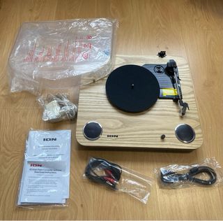 Giradischi in vinile con altoparlanti integrati