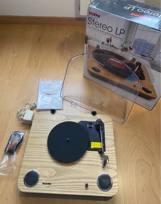 Giradischi in vinile con altoparlanti integrati