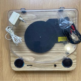 Giradischi in vinile con altoparlanti integrati