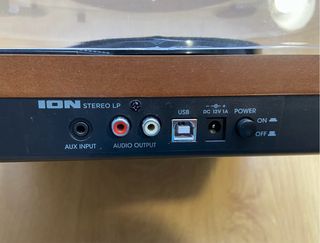 Giradischi in vinile con altoparlanti integrati