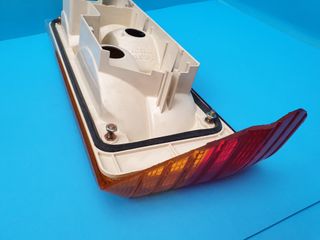 Peugeot 305 fanale posteriore destro ALTISSIMO