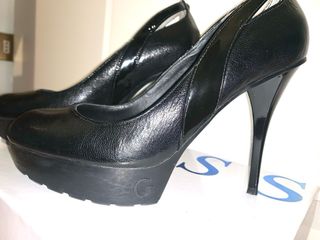 Scarpe con tacco Guess nere