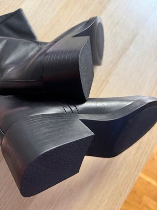 Botas altas negras de cuero