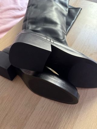 Botas altas negras de cuero