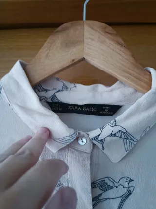 Camisa Zara rosa con estampado de pájaros