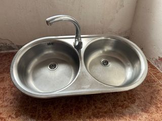 Fregadero doble de metal