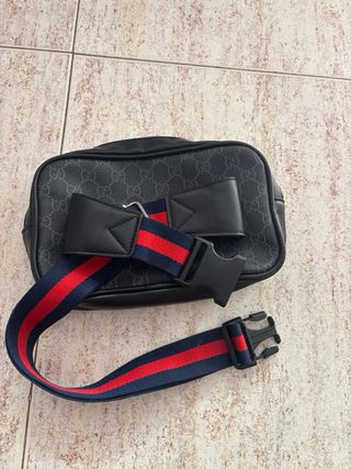 Riñonera Gucci GG Supreme Negra