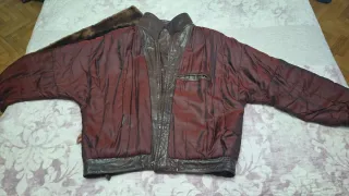 Cazadora de cuero marrón