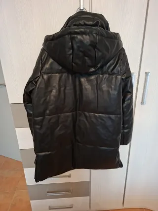 Plumífero polipiel Zara negro