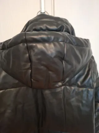 Plumífero polipiel Zara negro