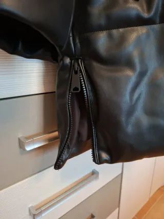 Plumífero polipiel Zara negro