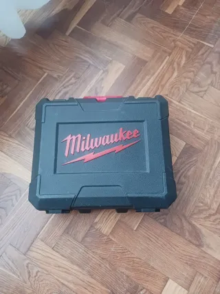 Taladro Inalámbrico Milwaukee Rojo