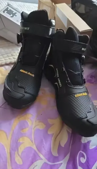 Botas de moto Nuevas Engine Shoes