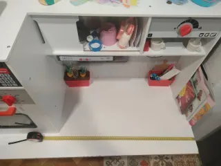 Cucina giocattolo e scrivania per bambini