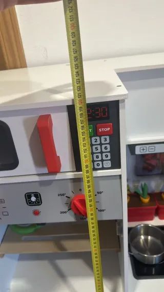 Cucina giocattolo e scrivania per bambini