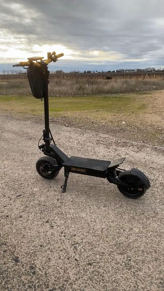 Patinete OOTD T10 con chapa DGT