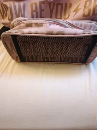 Mochila y neceser WOW GENERATION