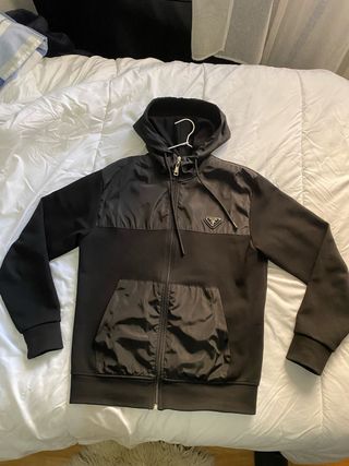 Chaqueta Prada Negra con Cremallera 2025