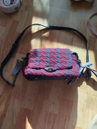 Bolso Parfois tejido azul marino y rojo