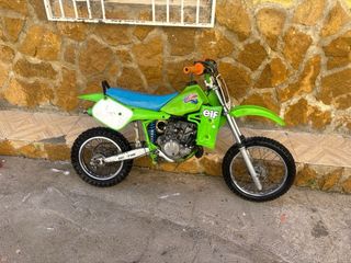 Moto Kawasaki 65 cc Verde