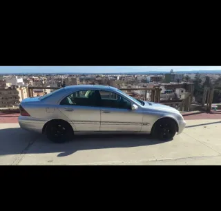 Vendo Mercedes C270 CD. Negociable