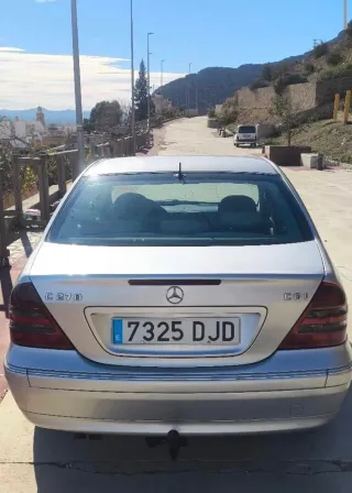 Vendo Mercedes C270 CD. Negociable