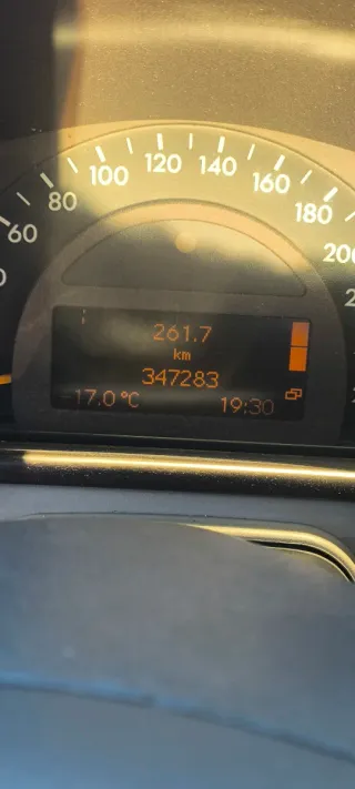 Vendo Mercedes C270 CD. Negociable