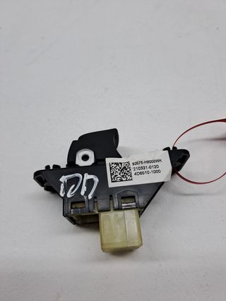 MANDO ELEVALUNAS DELANTERO DERECHO KIA STONIC