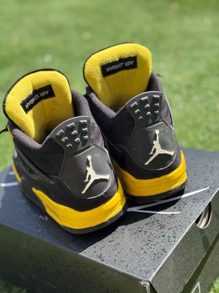 Air Jordan 4 originales negro/amarillo