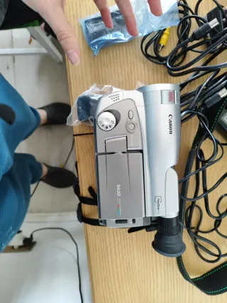 Videocamera Canon V420E grigia