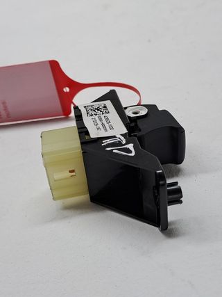 MANDO ELEVALUNAS TRASERO DERECHO KIA STONIC