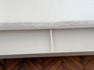 Lettino con materasso e fasciatoio