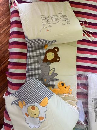 Lettino con materasso e fasciatoio