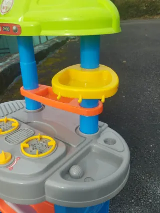 Cocinita de juguete pequeña